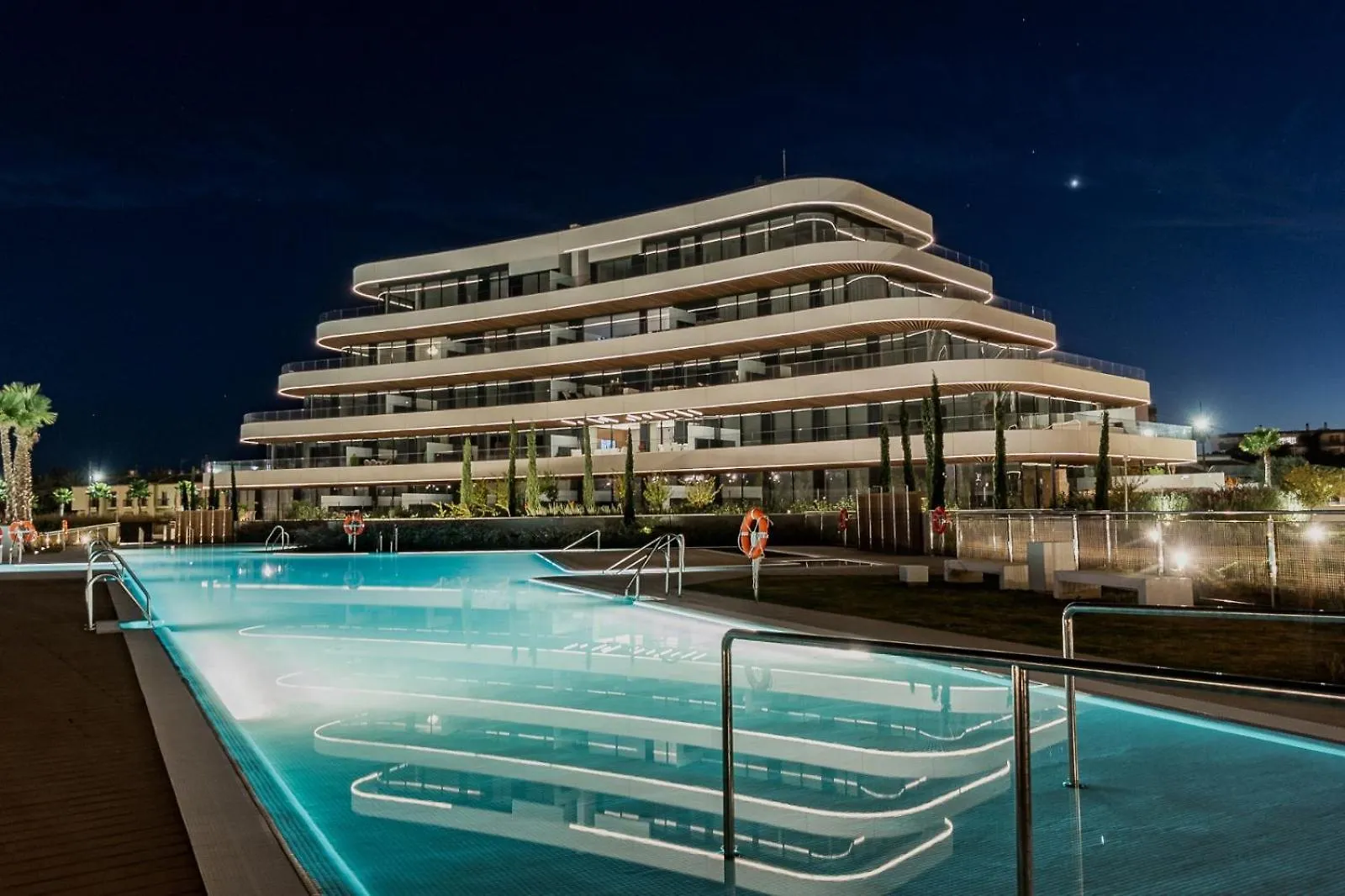 Vivi Homes - Choco Pool, Gym, Terrace & Beach Torremolinos 0*,  Spain