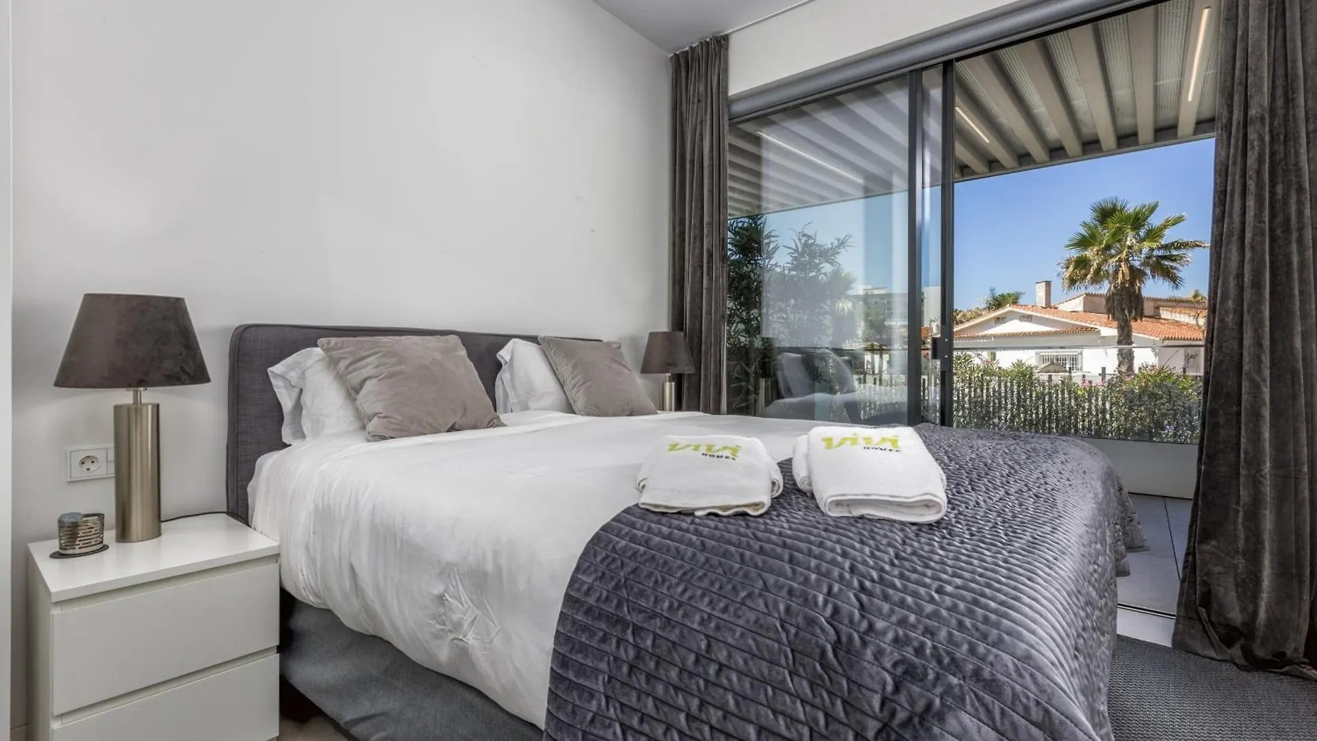 Vivi Homes - Choco Pool, Gym, Terrace & Beach Torremolinos Apartment